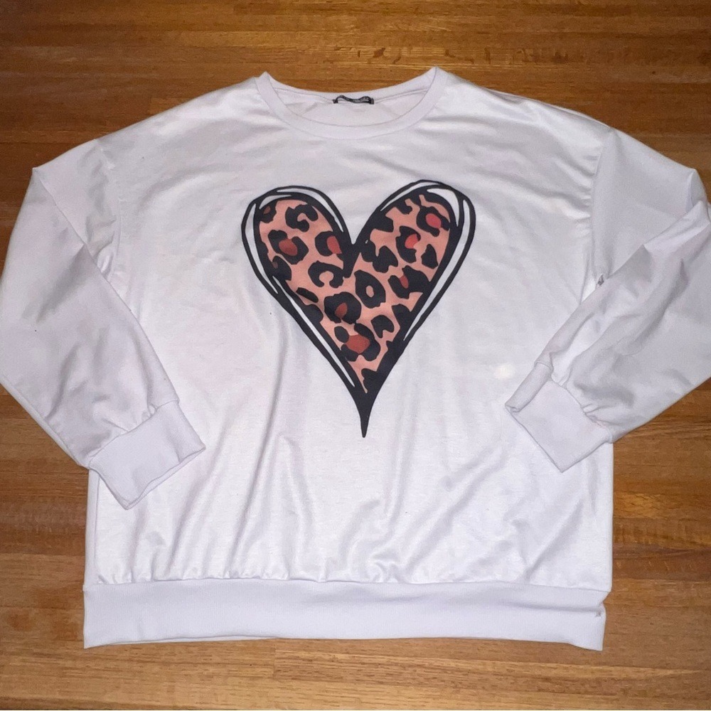 SHEIN Women XL‎ White Heart Leopard Crewneck Long Sleeve Pullover Sweatshirt